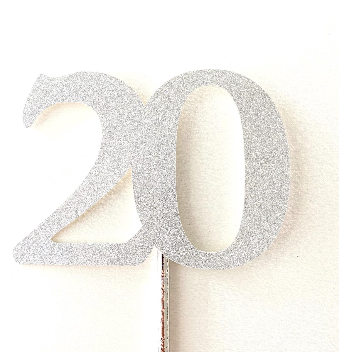 Taarttopper| Cake topper | Taartversiering| Verjaardag| Cijfers | 20 | Zilver glitter|14 cm| karton